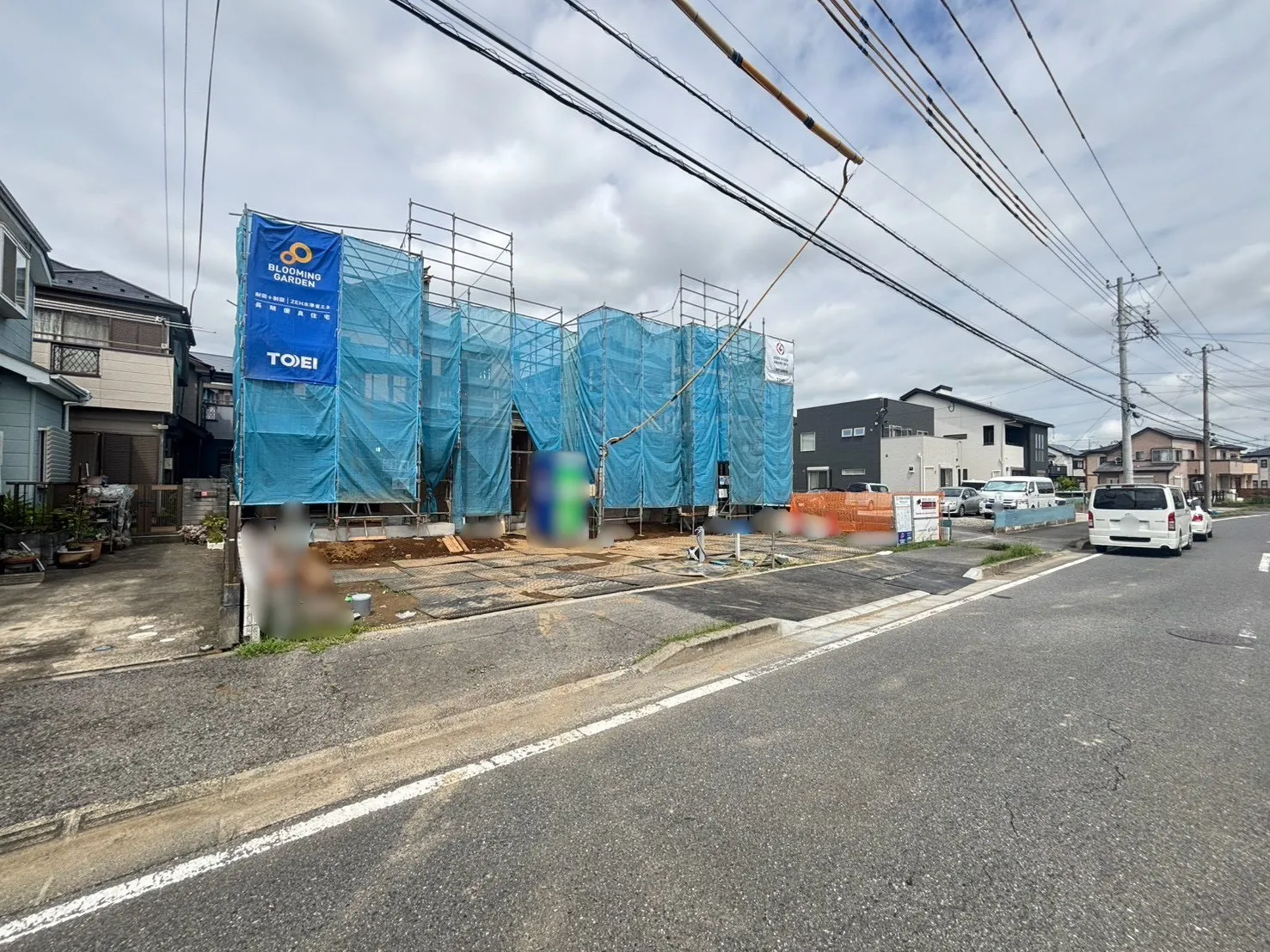 【現地写真　左から1号棟、2号棟】(2026.8.31撮影)