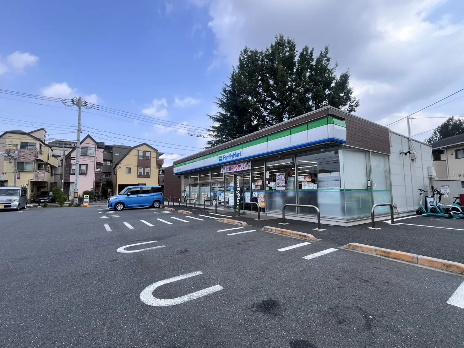 ファミリーマート練馬中村三丁目店
