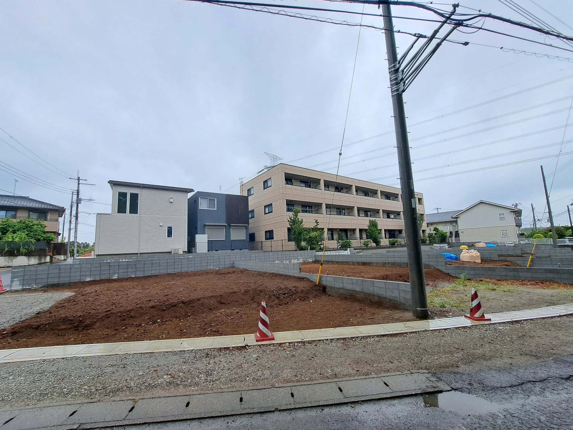 建築前の更地の様子です!これからどんなお家が完成するのかワクワクします☆	
