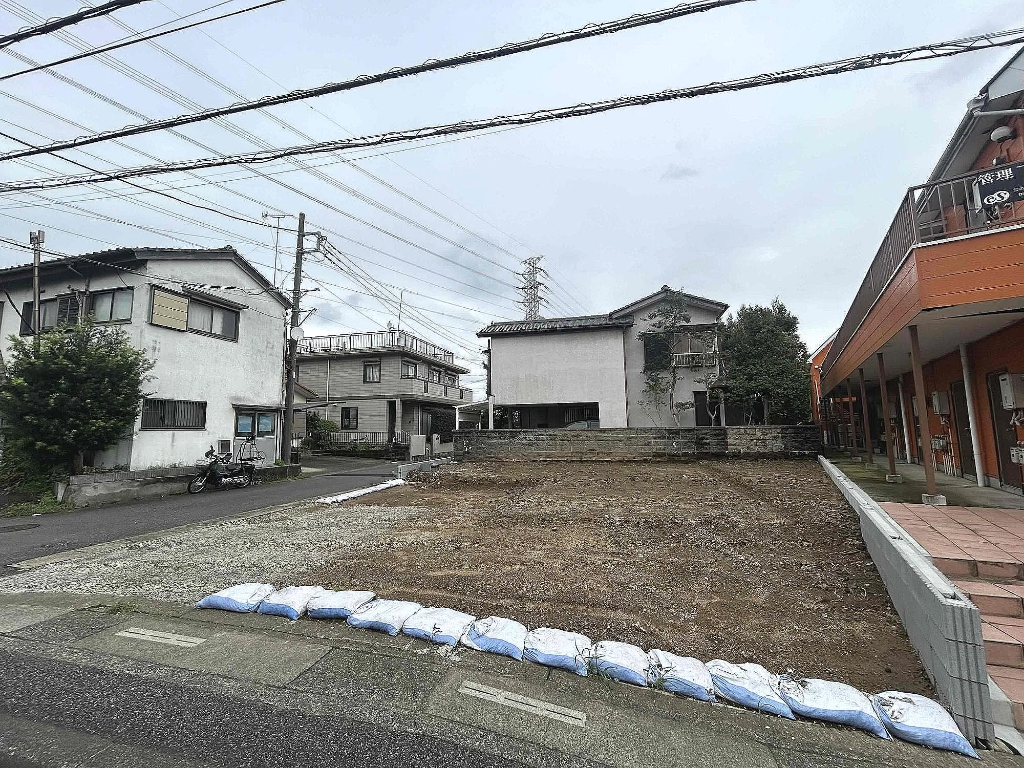 北東角地の立地に新築戸建て誕生致します!
4LDKの2階建てです。
資料請求等お気軽にお問い合わせください♪