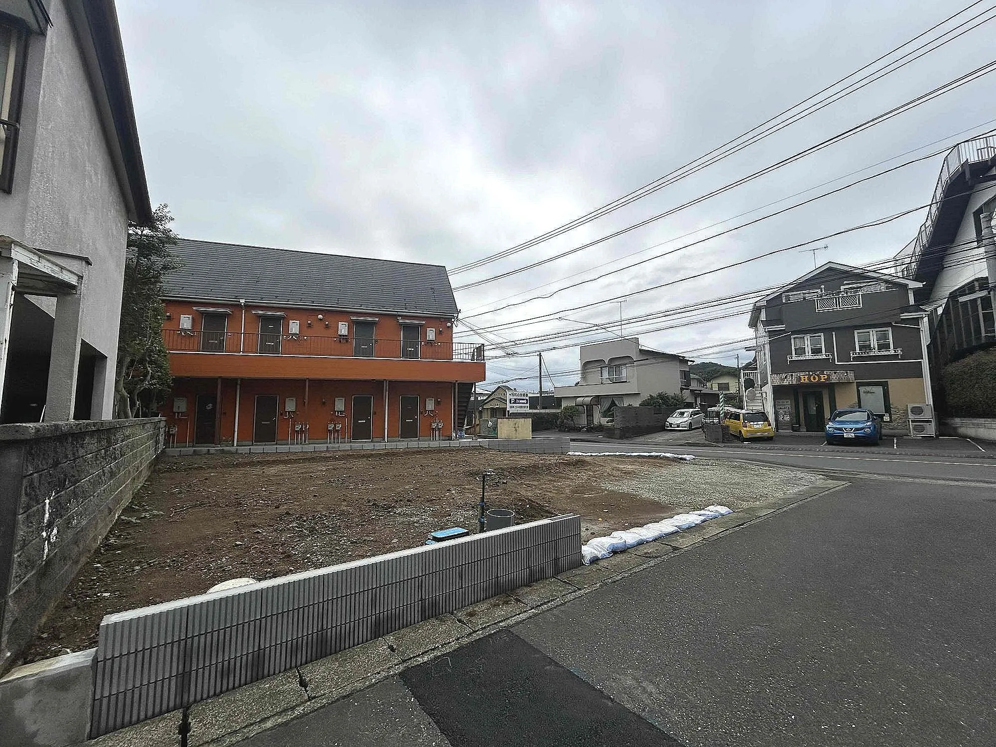小田急小田原線「鶴巻温泉」駅まで徒歩13分の立地
買い物施設も徒歩圏内で生活のしやすい住環境です♪
