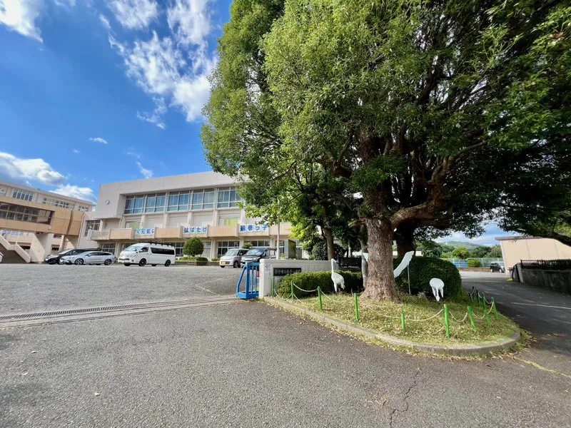 秦野市立鶴巻小学校