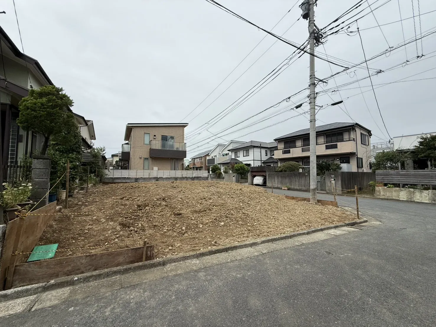 販売現地