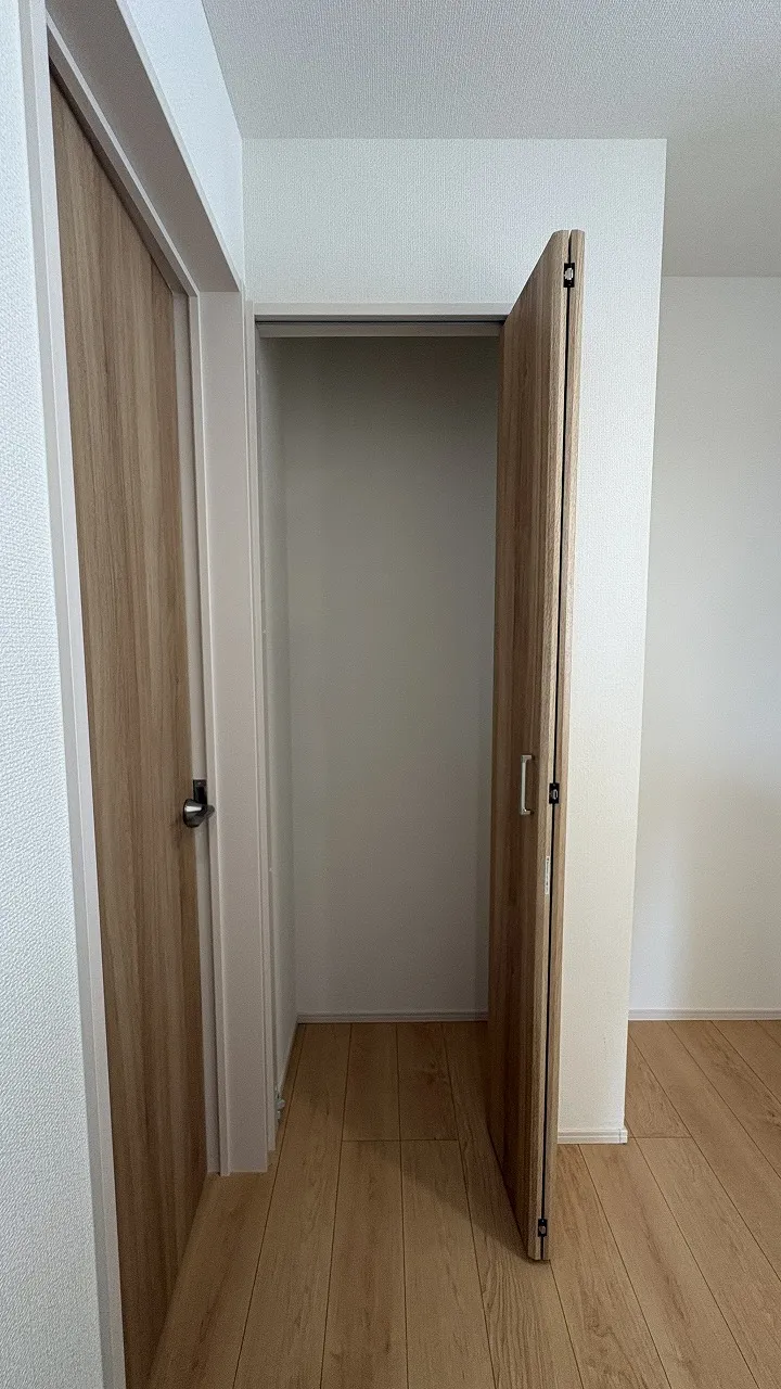 2階廊下収納