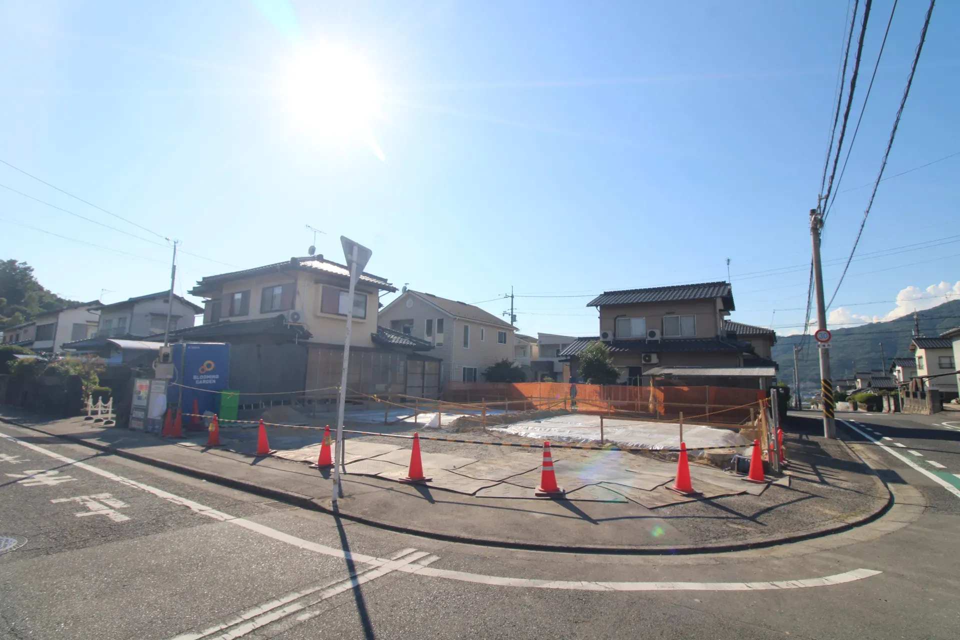 前面道路から見た宅地