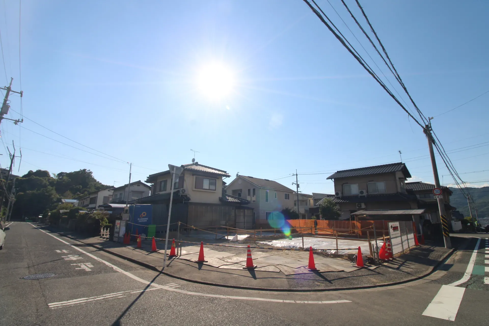 前面道路から見た宅地