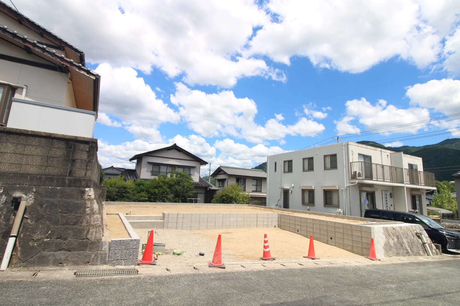 前面道路から見た宅地