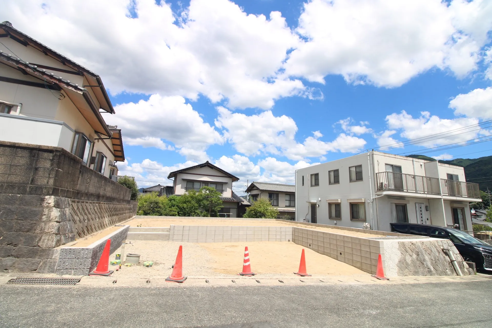 前面道路から見た宅地