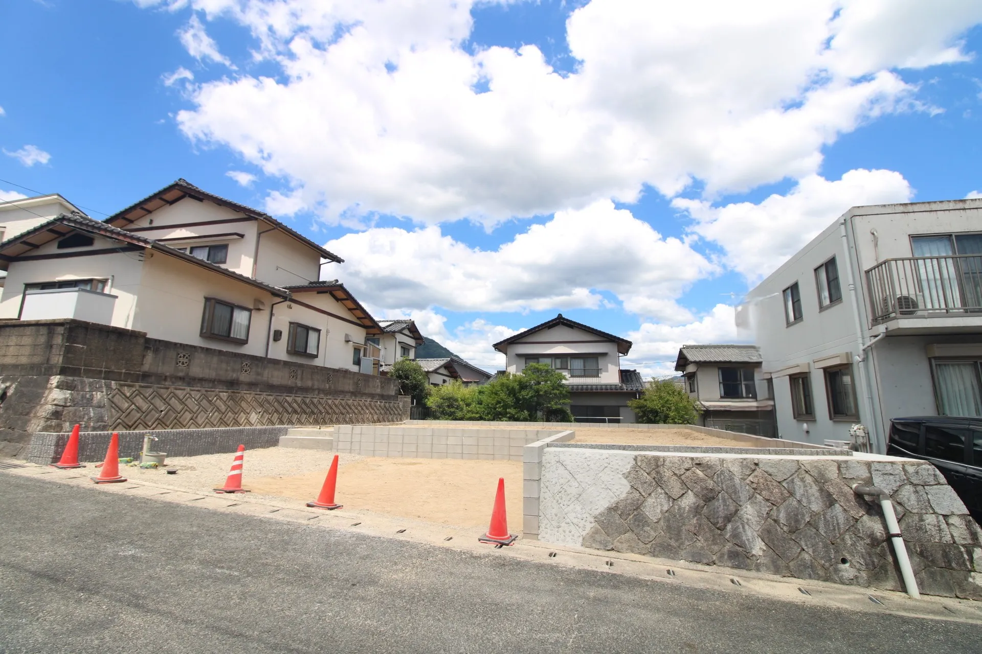 前面道路から見た宅地