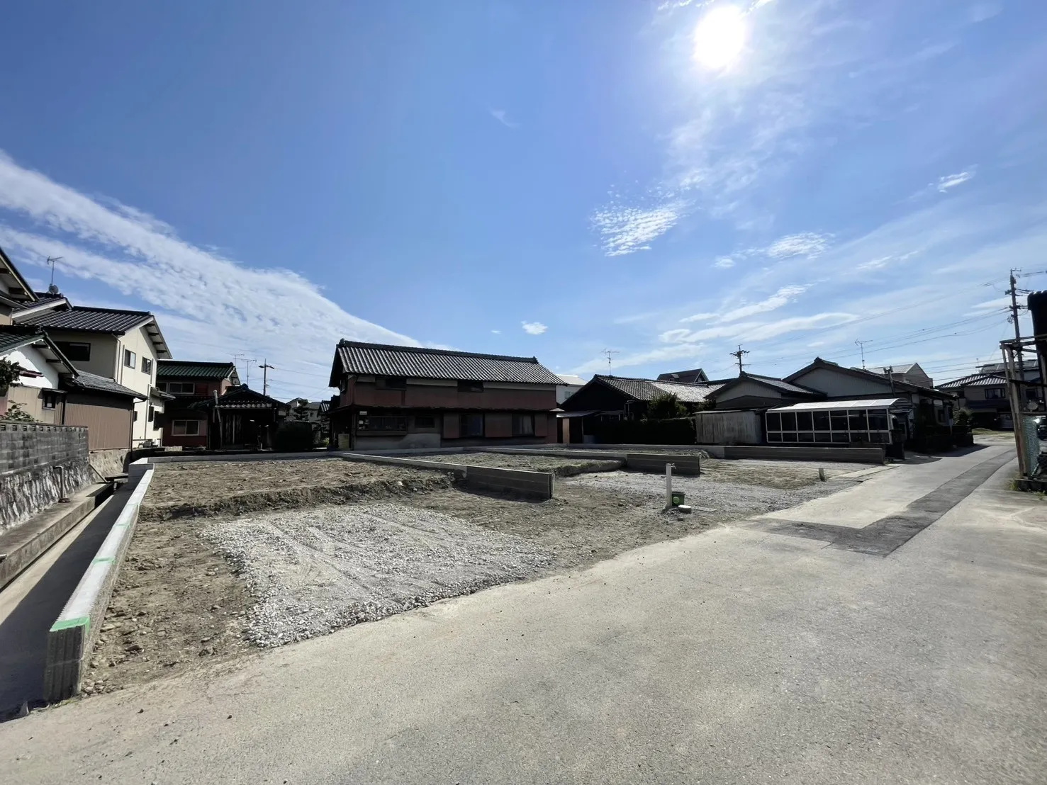 販売現地