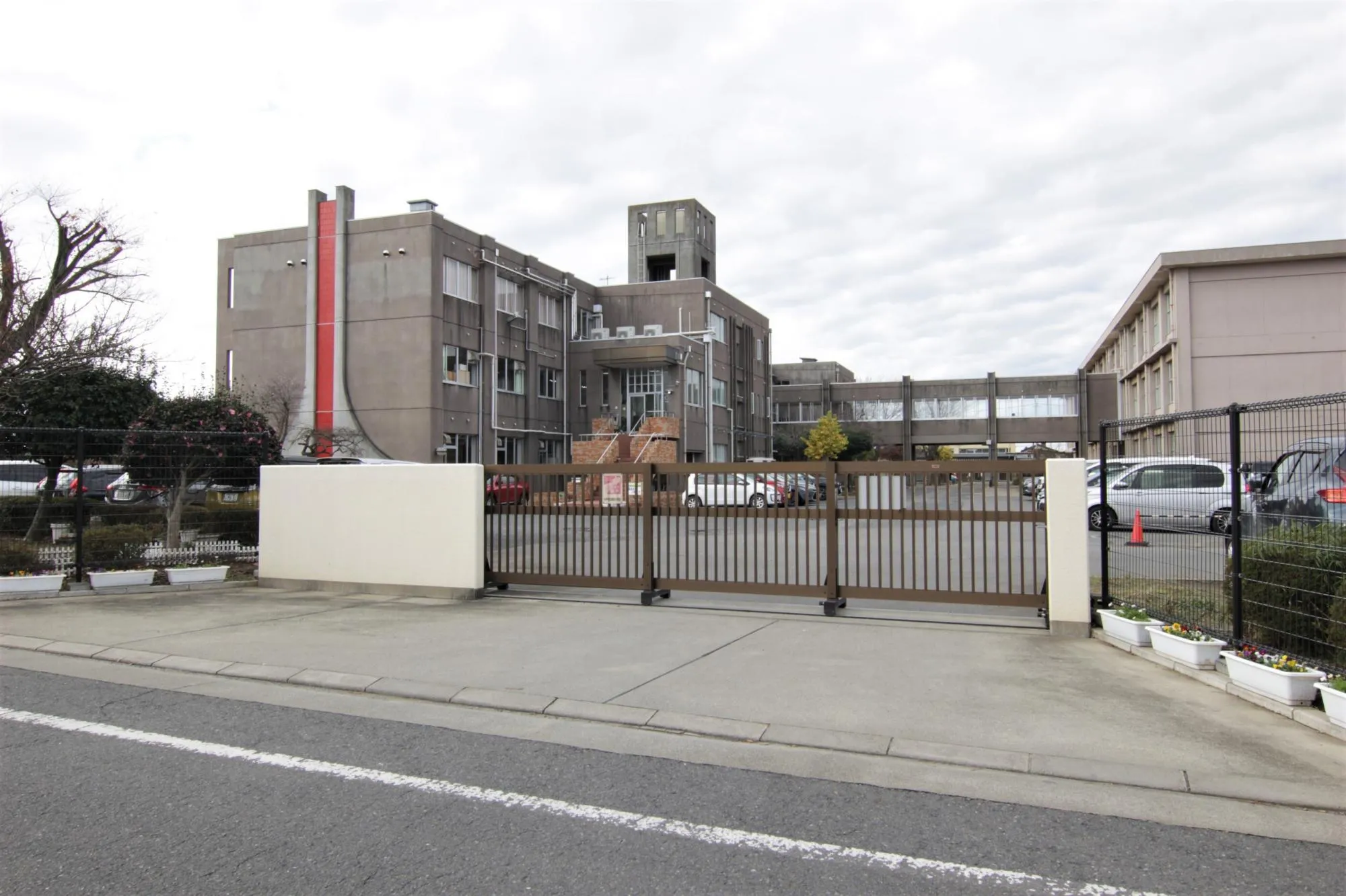緑岡小学校