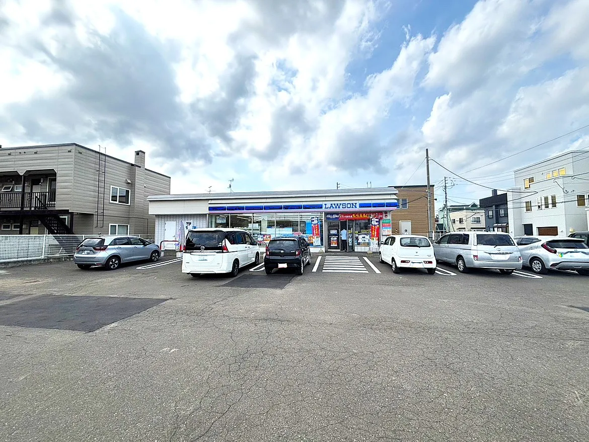 ローソン八軒7条店