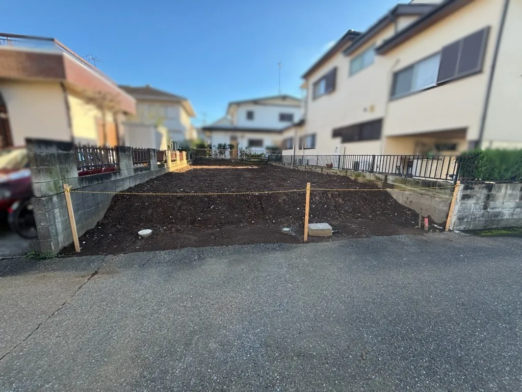 前面道路含む現地土地写真