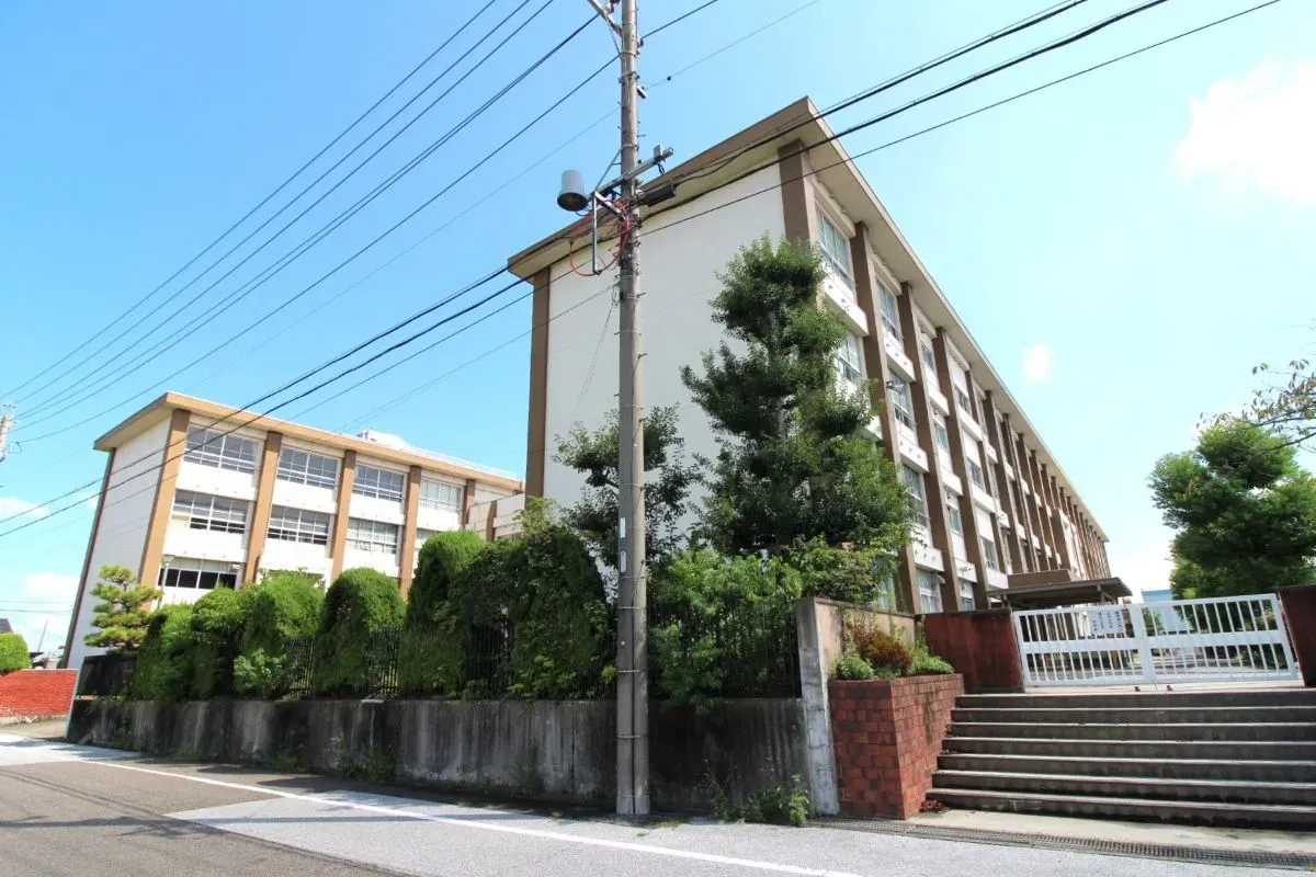 一宮市立西成東部中学校