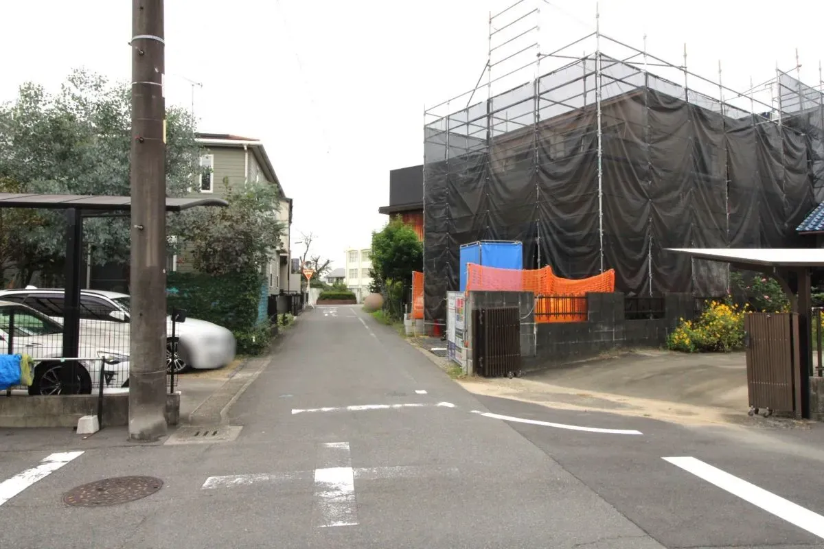 10月4日撮影 南側道路(東→西)