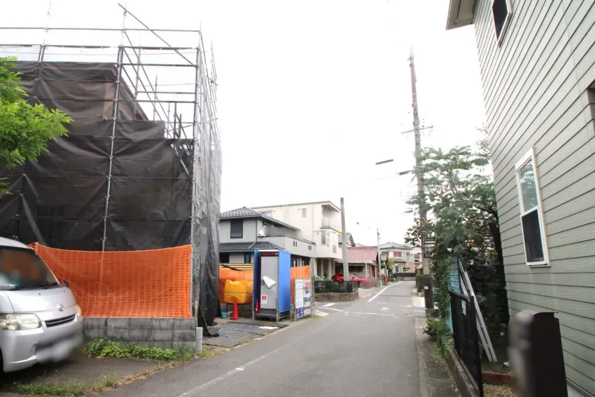 10月4日撮影 南側道路(西→東)