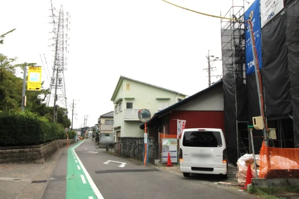 10月4日撮影 北側道路(西→東)