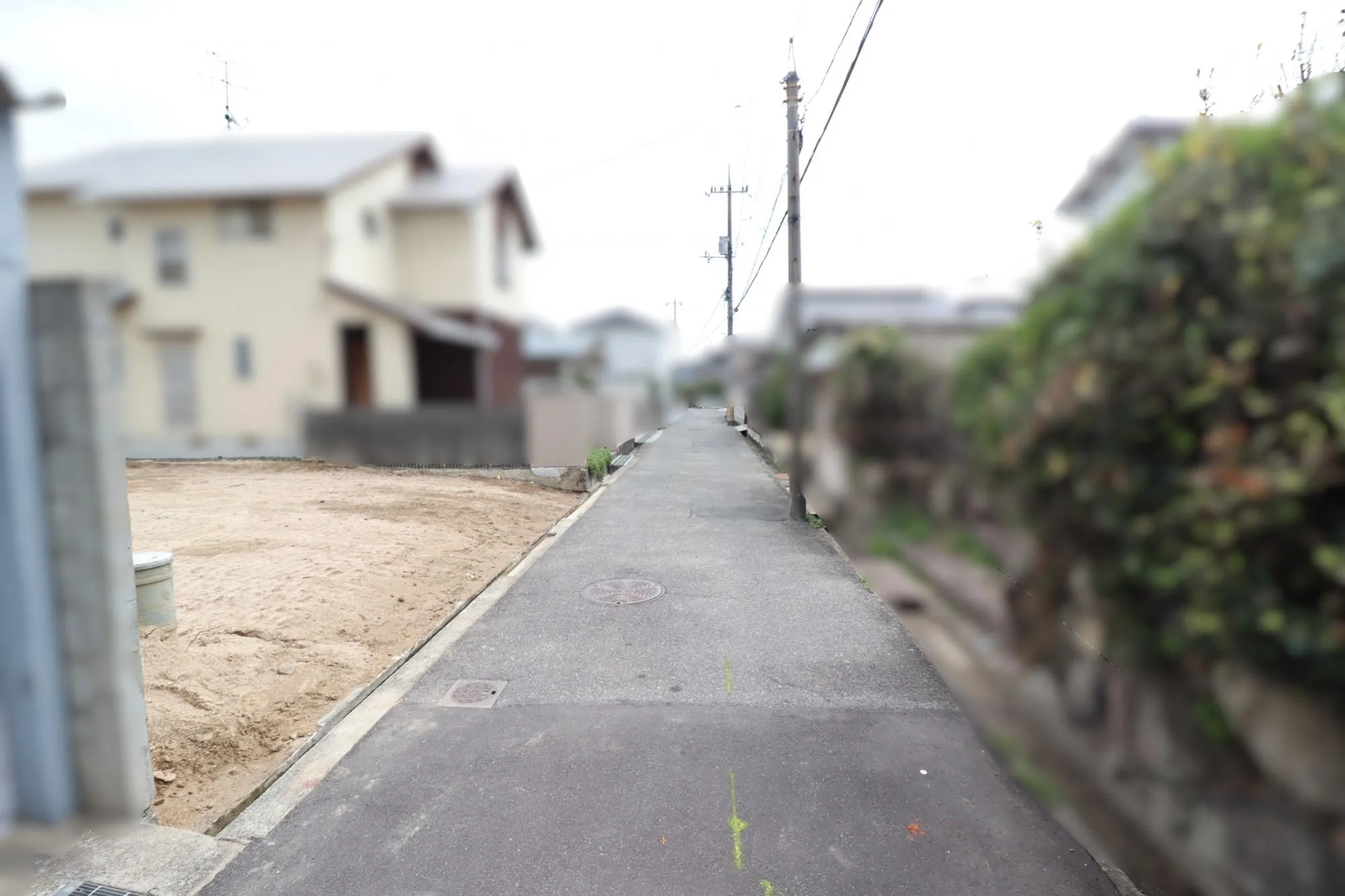【前面道路含む現地写真】