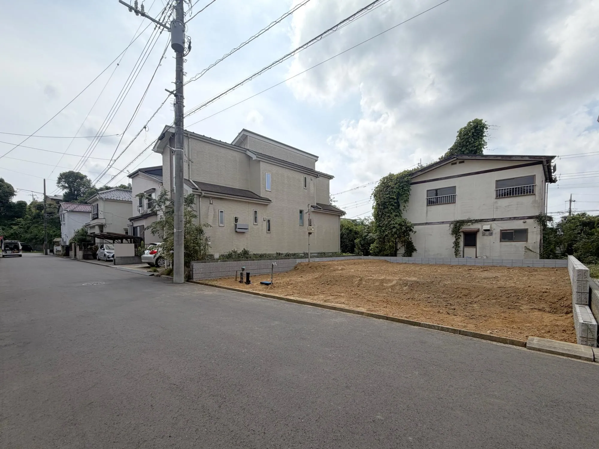 販売現地
