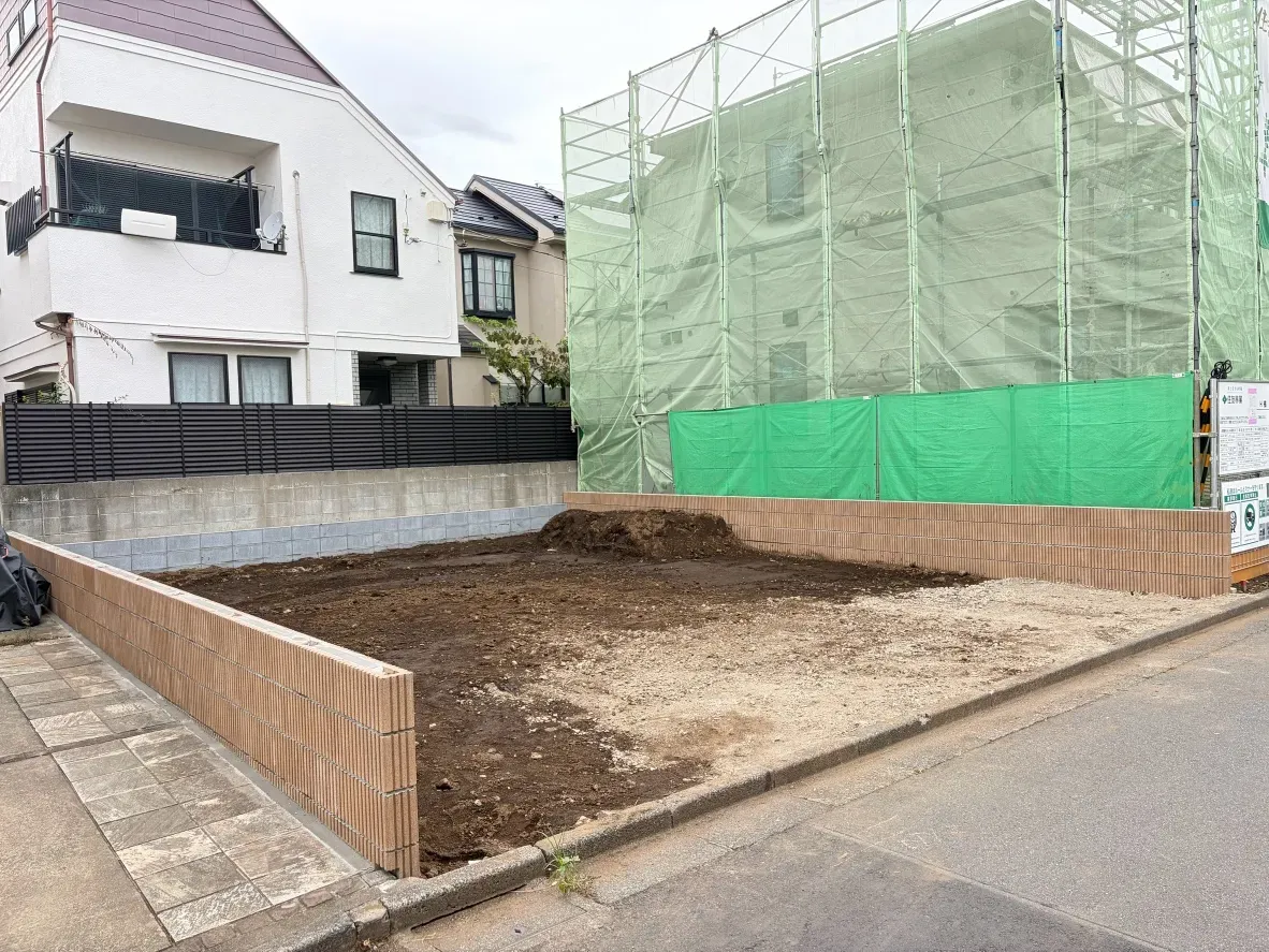 【前面道路を含む現地写真】
新たな分譲地、限定1棟誕生予定です!!