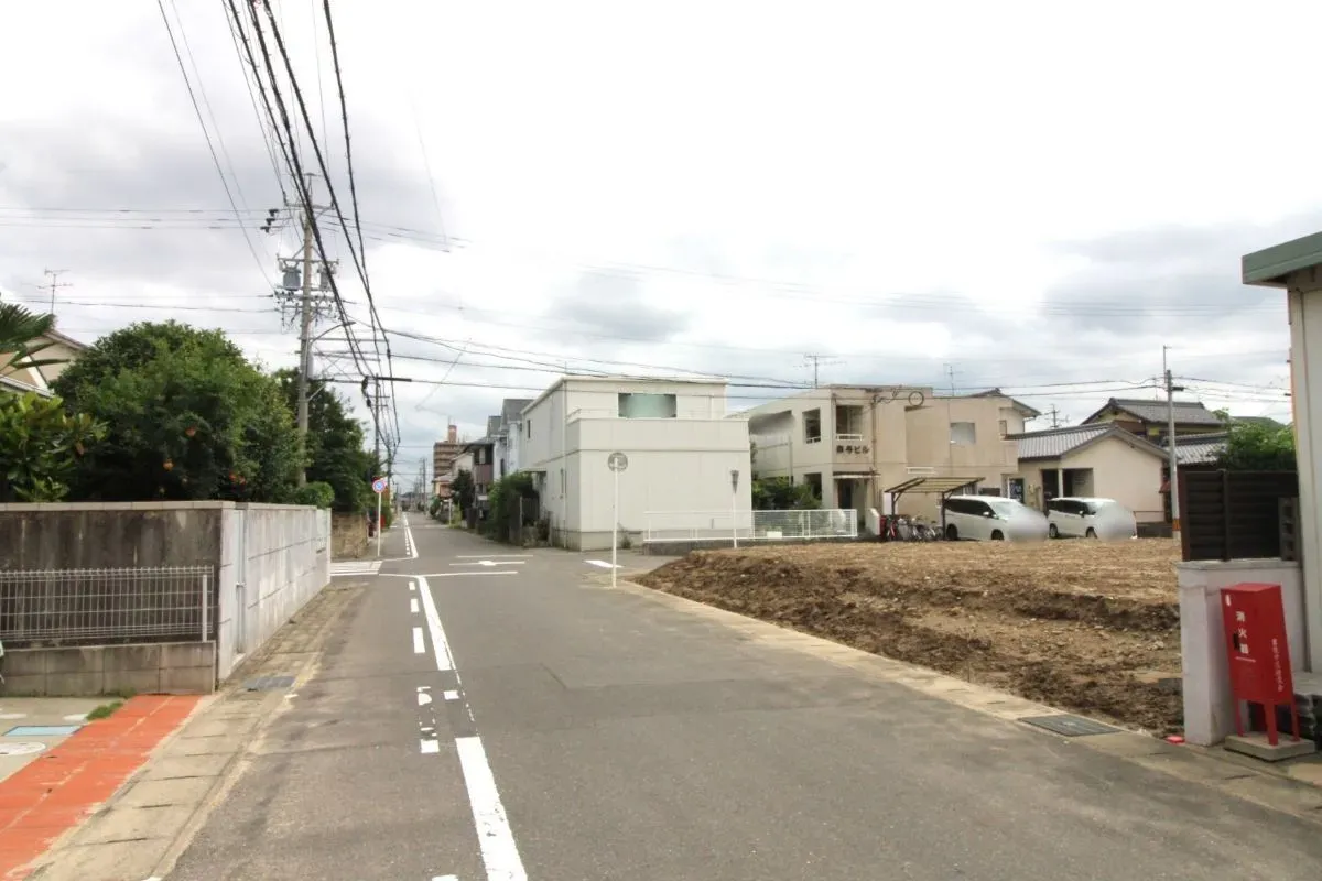 9月12日撮影 北側道路(西→東)