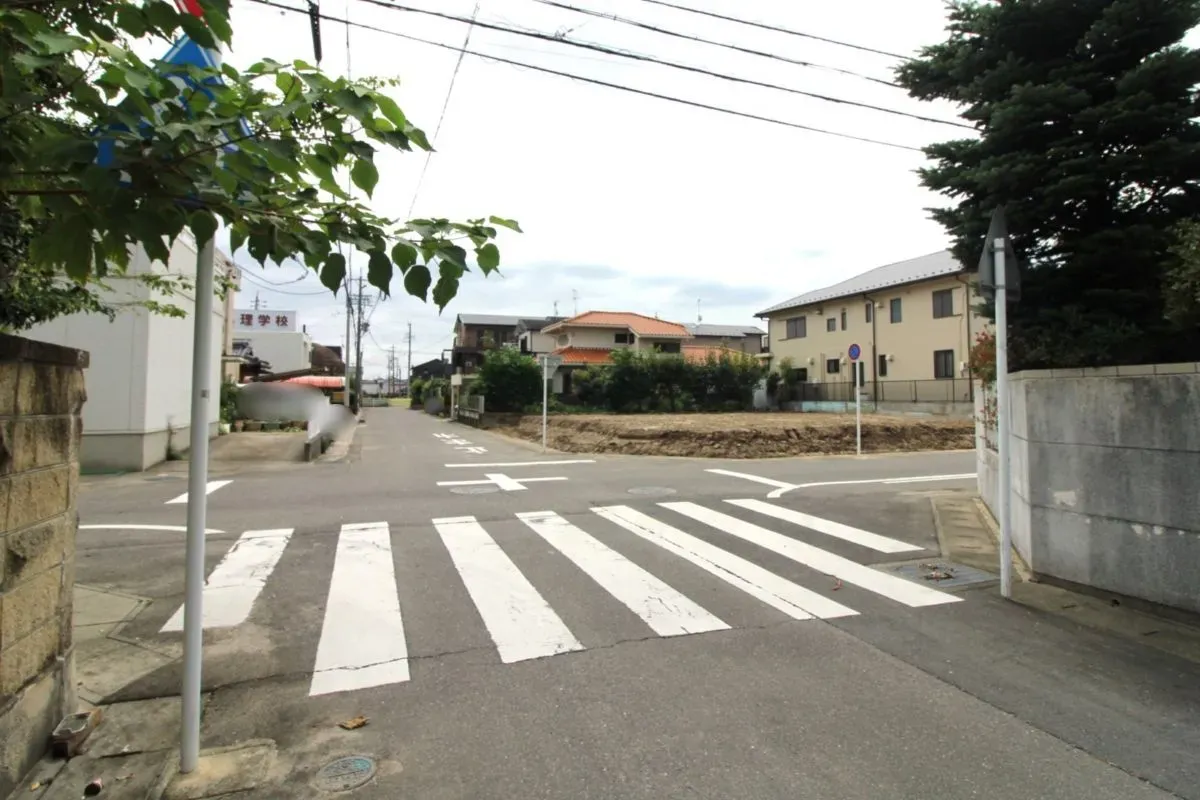 9月12日撮影 東側道路(北→南)