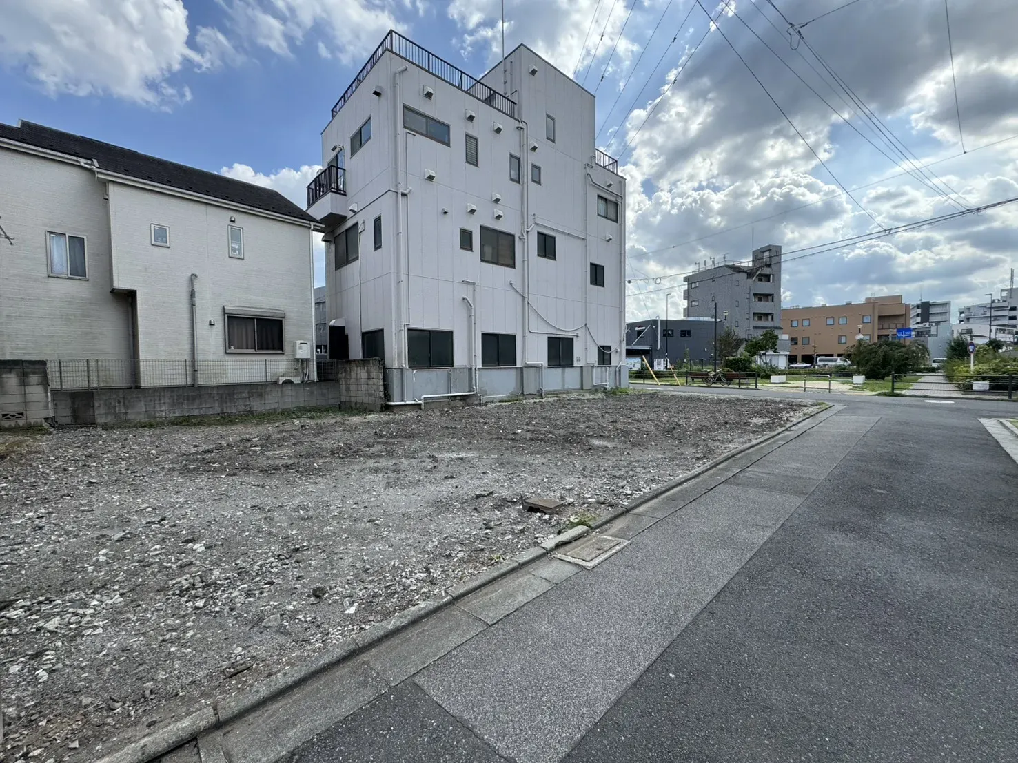 販売現地