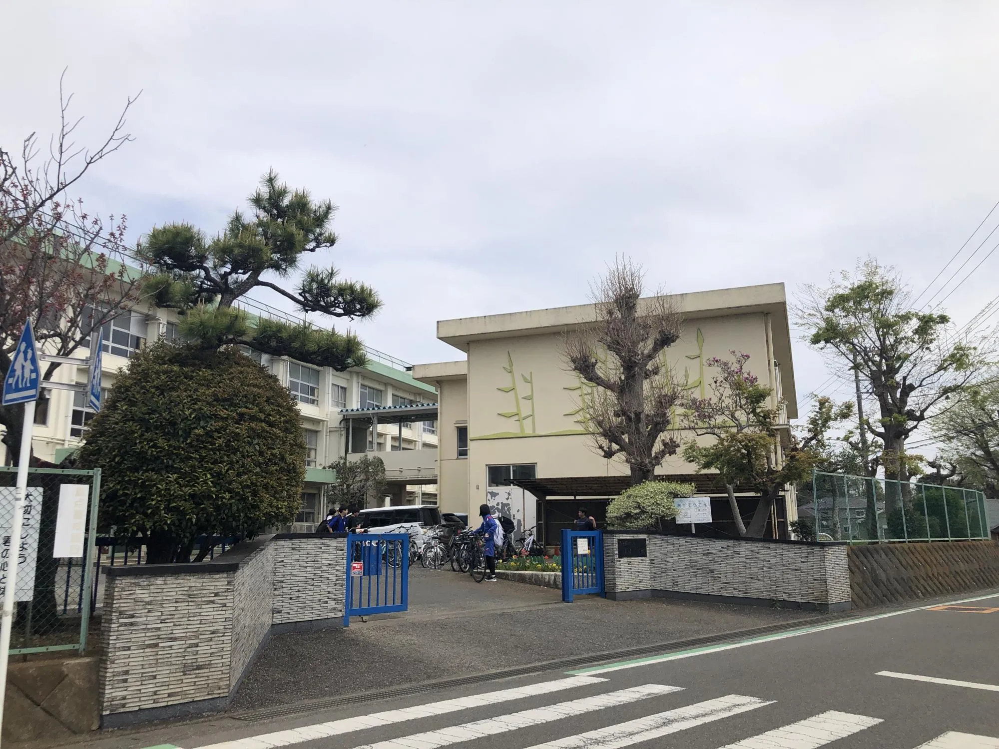 平塚市立岡崎小学校
