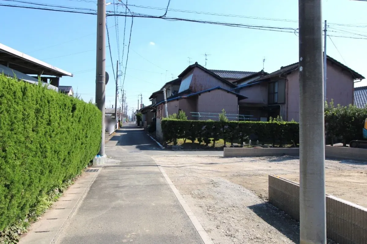 10月18日撮影　北側道路(西→東)