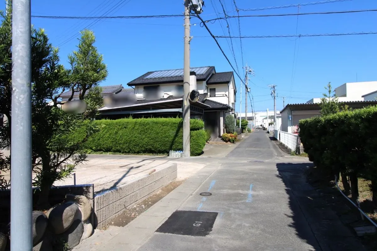 10月18日撮影　東側道路(南→北)