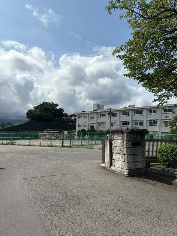 伊勢原市立成瀬中学校
