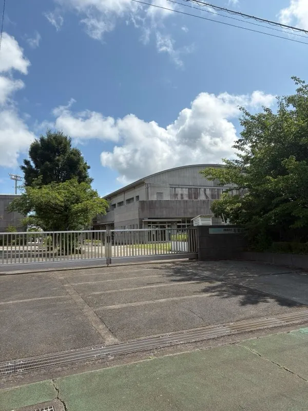 伊勢原市立石田小学校