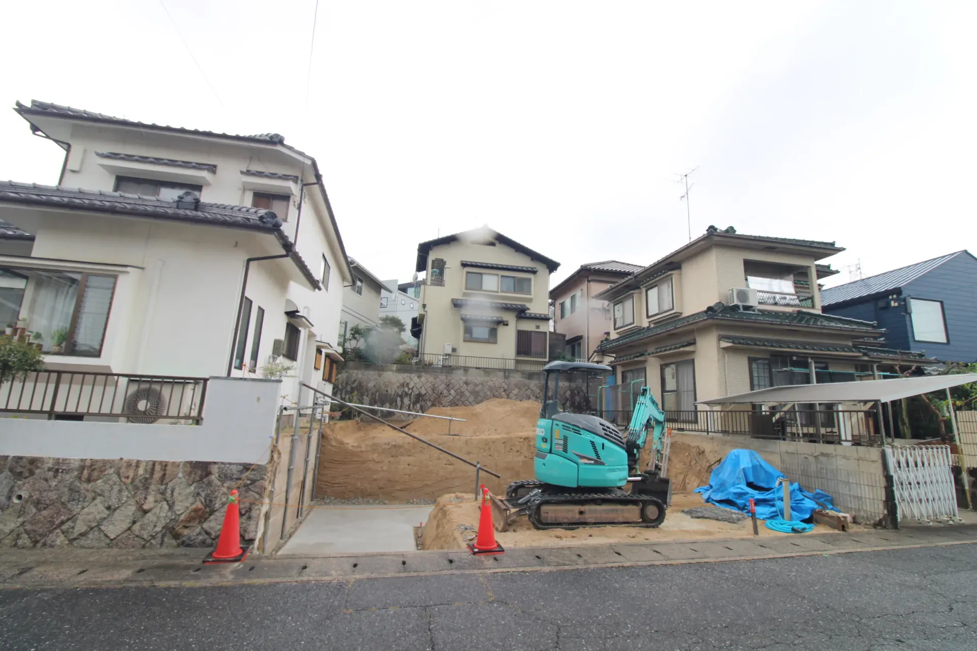 前面道路から見た宅地