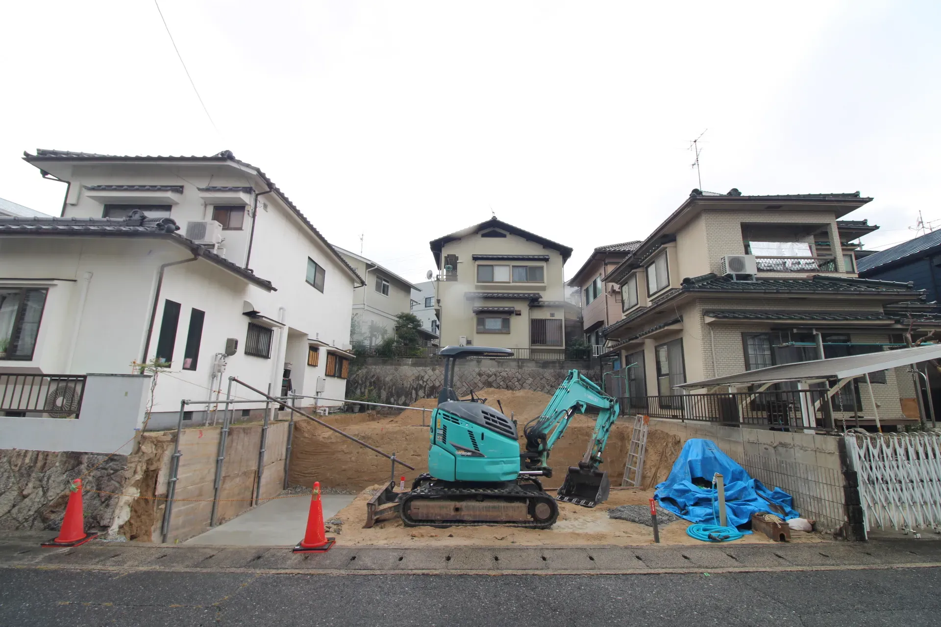 前面道路から見た宅地
