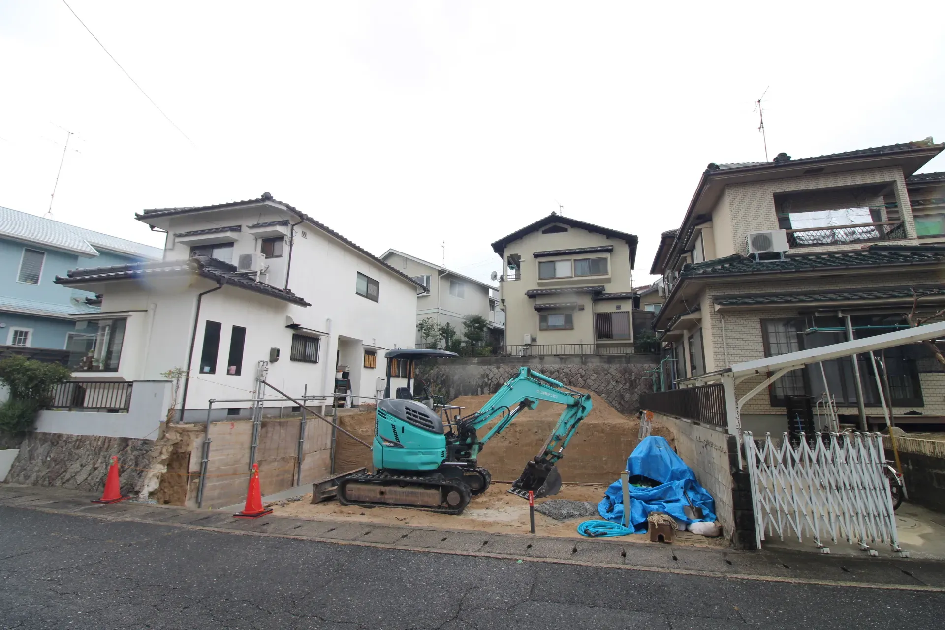 前面道路から見た宅地