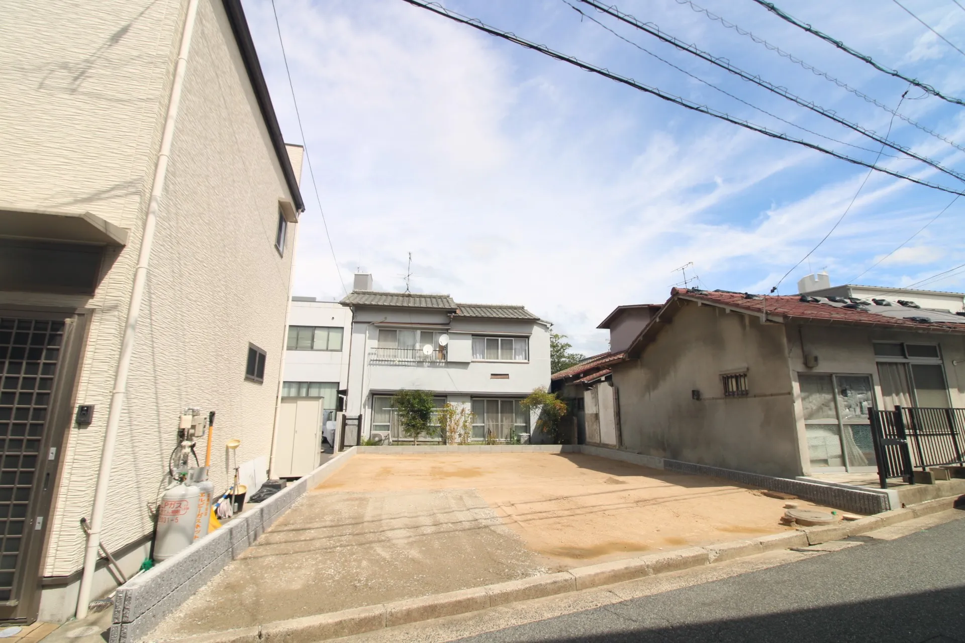 前面道路から見た宅地