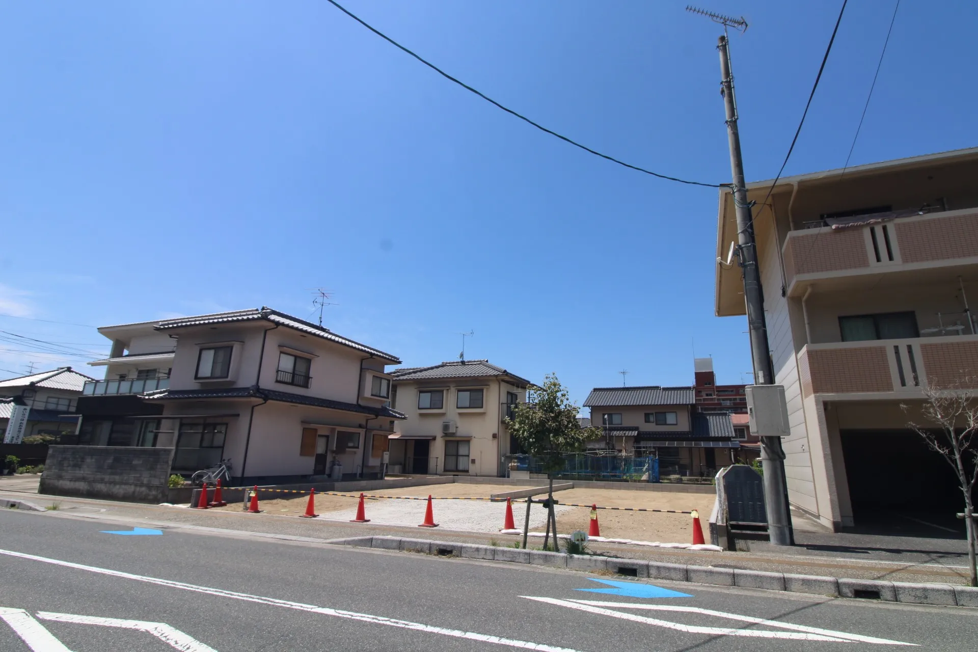 前面道路から見た宅地