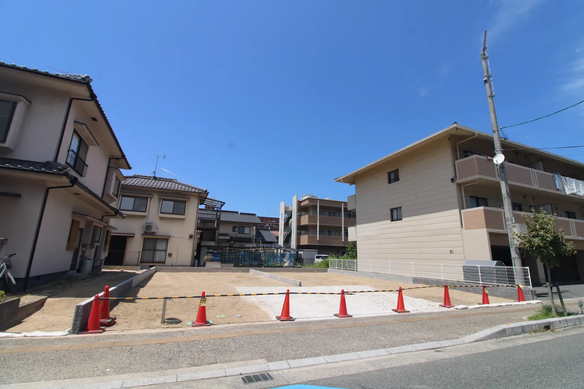 前面道路から見た宅地