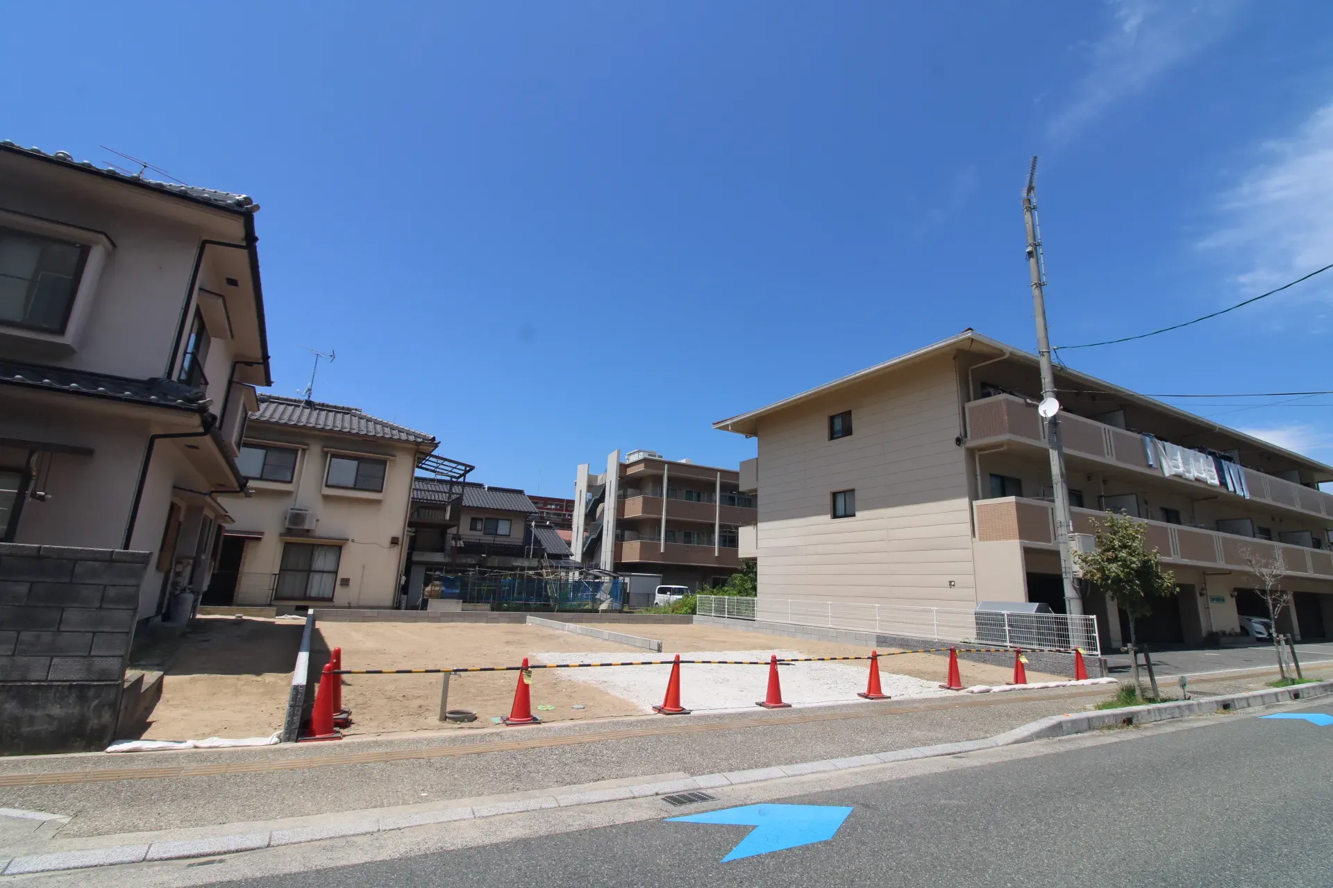 前面道路から見た宅地