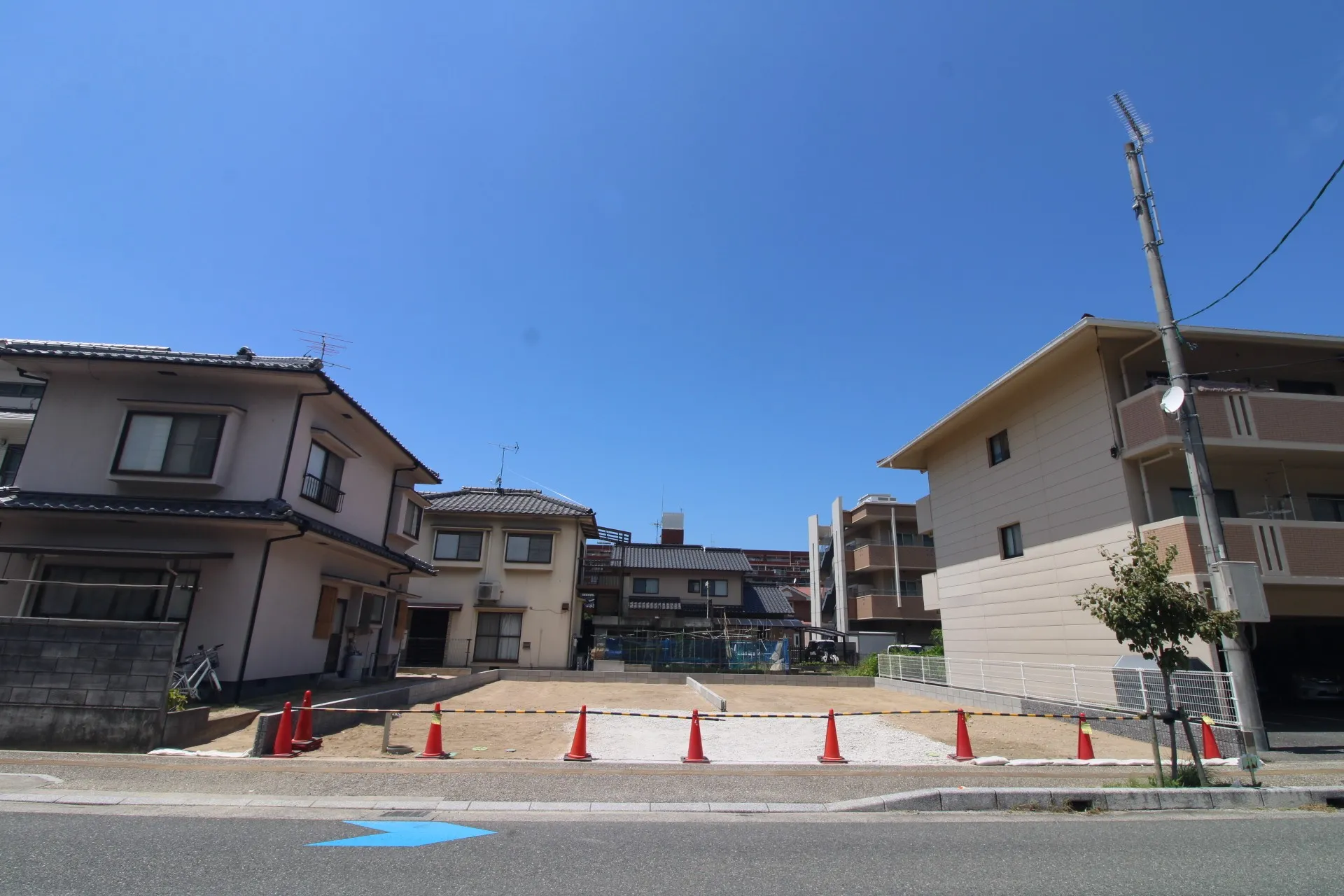 前面道路から見た宅地