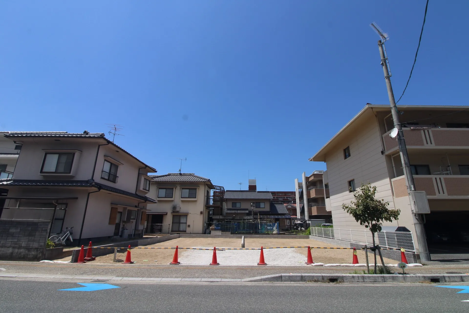前面道路から見た宅地