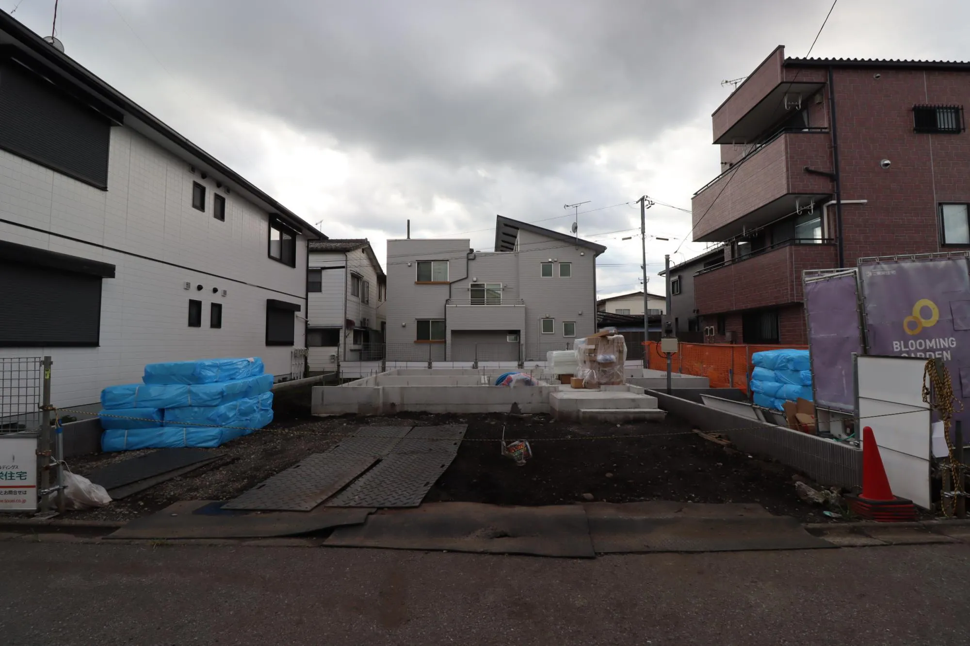 外観写真(基礎工事中)