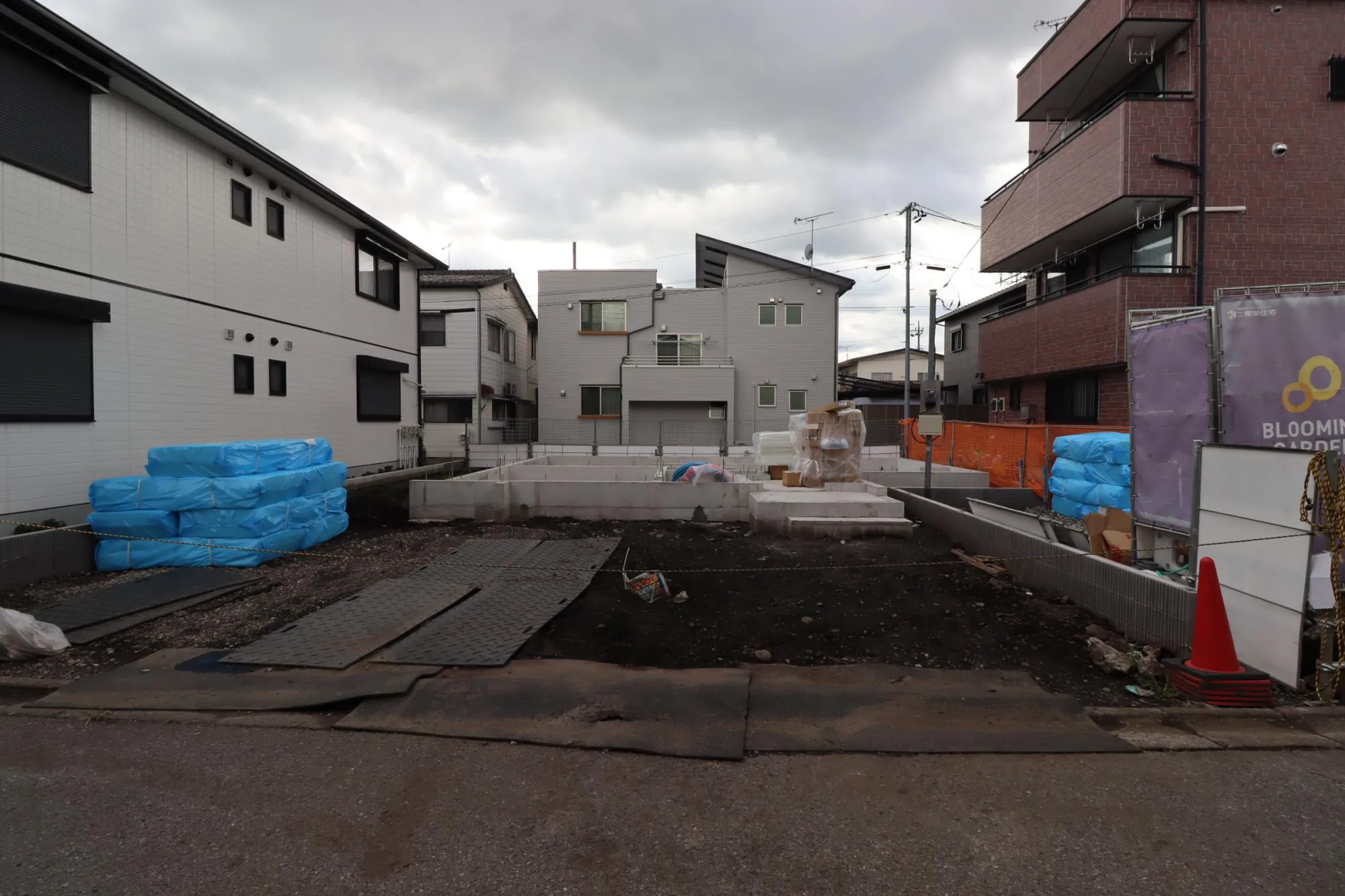 外観写真(基礎工事中)
