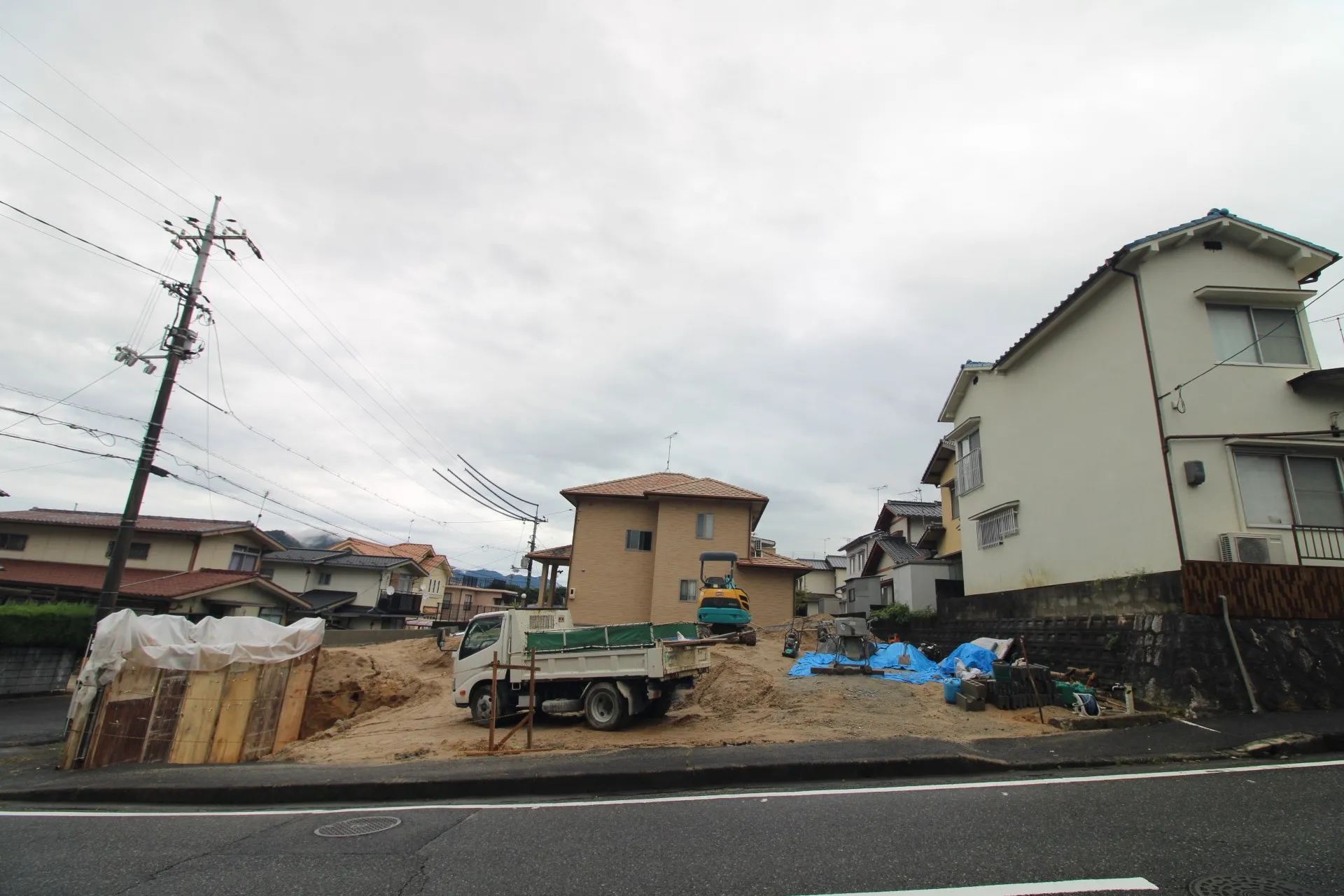 前面道路から見た宅地