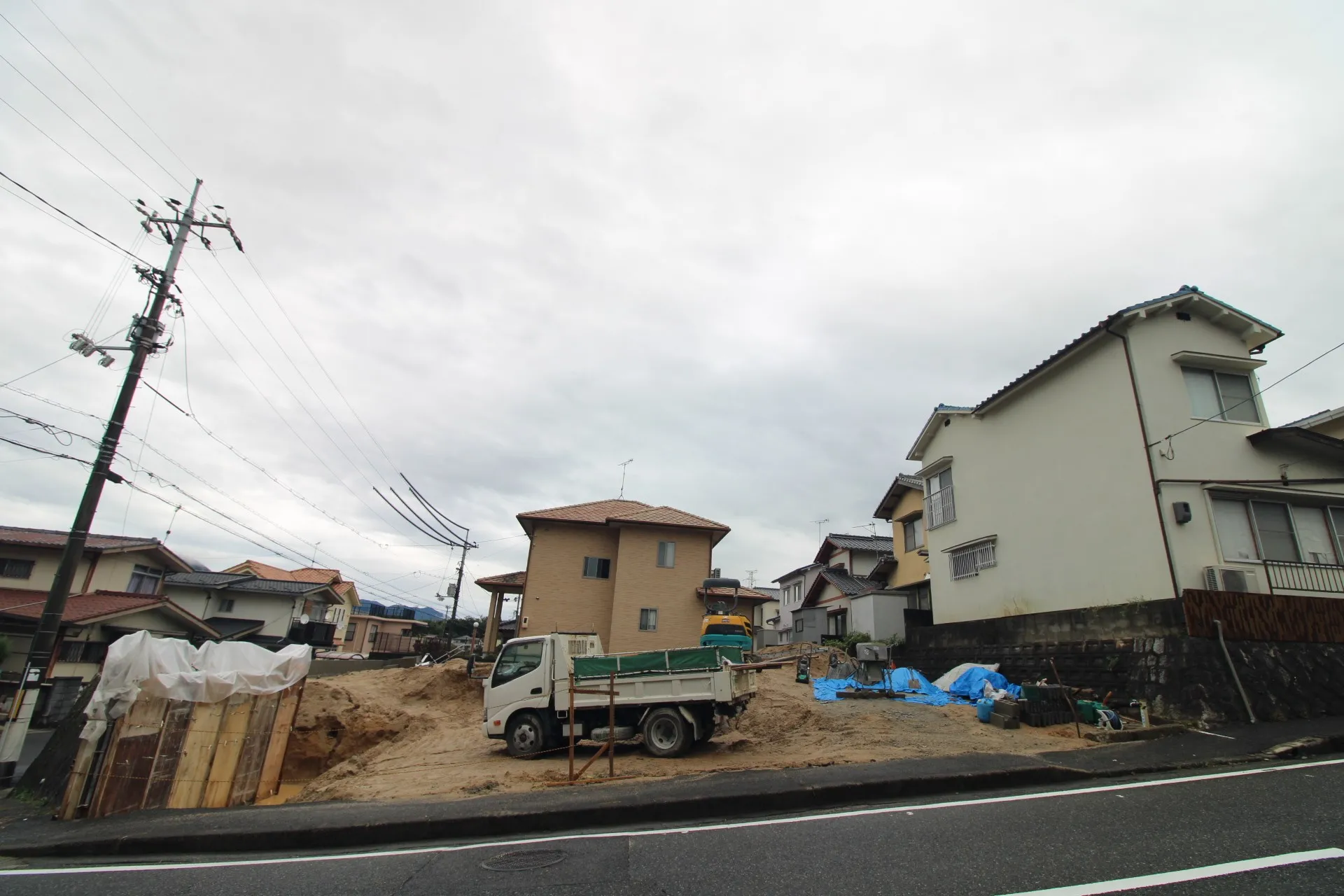 前面道路から見た宅地