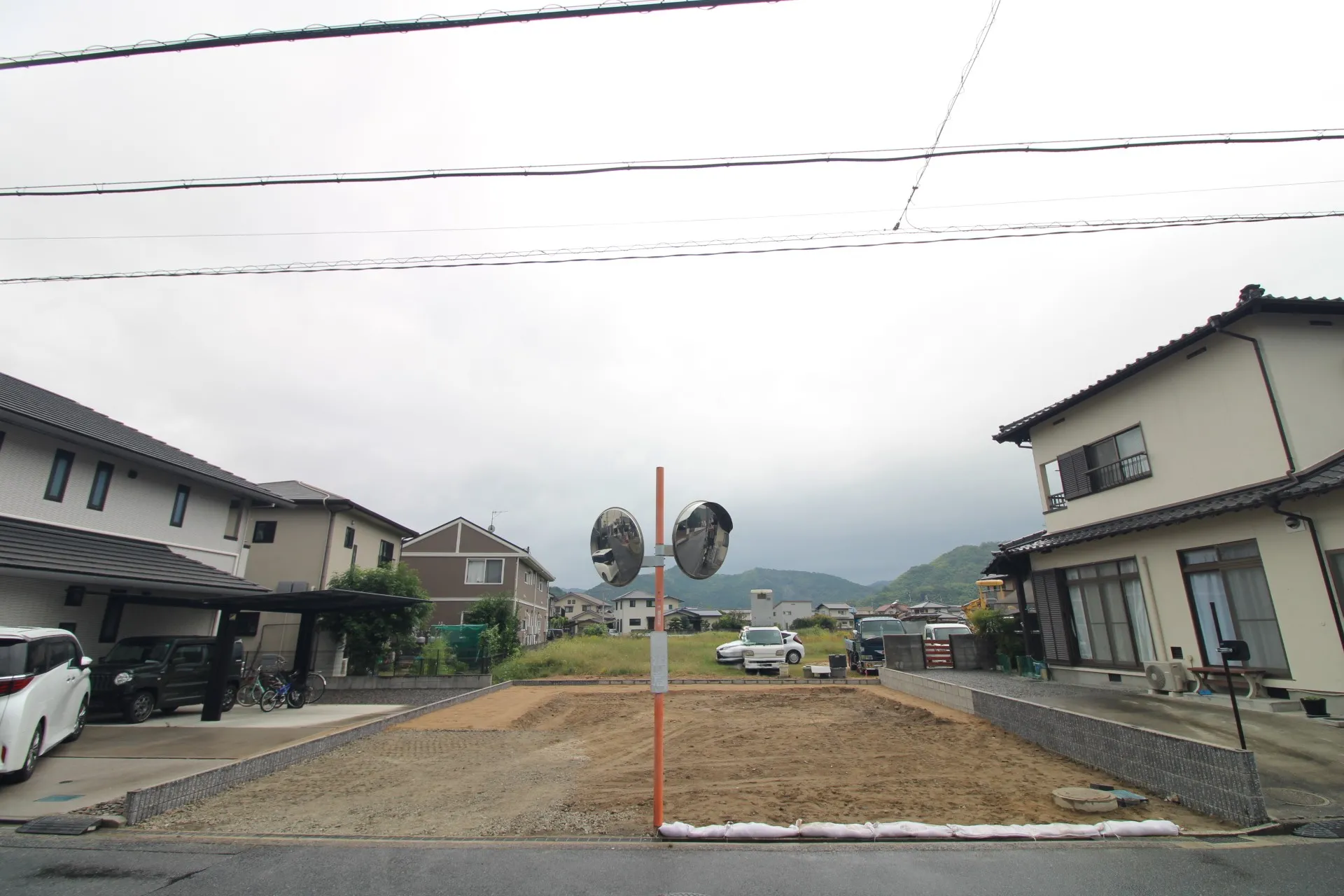 前面道路から見た宅地