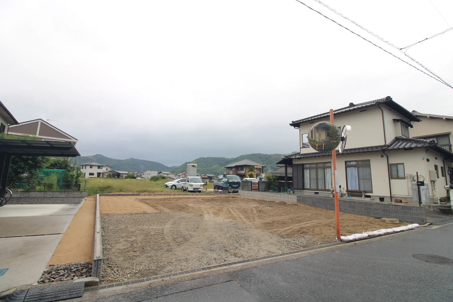 前面道路から見た宅地